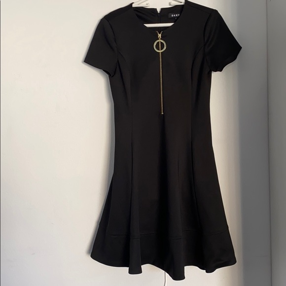 Dkny Dresses & Skirts - DKNY black dress size 6